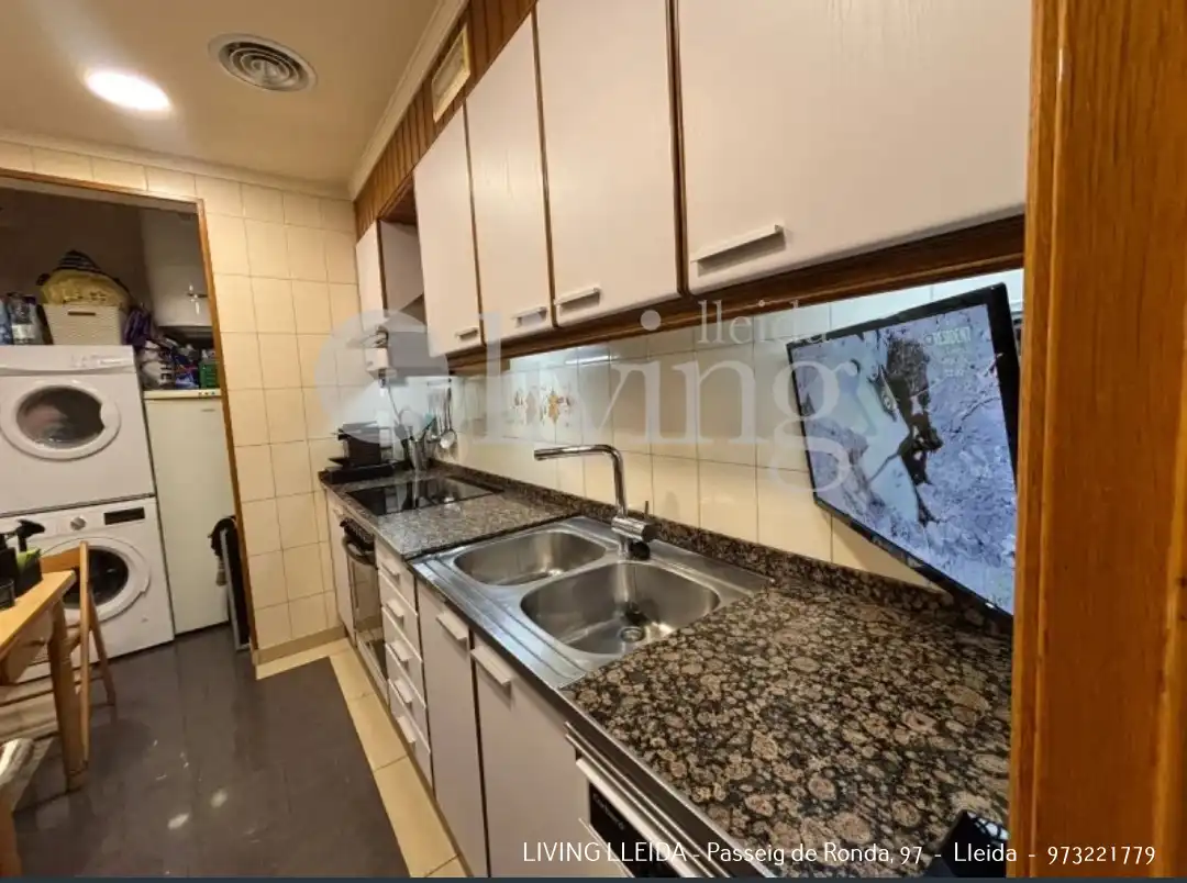 Kitchen of Flat for sale in Lleida  with Air Conditioner, Heating and Furnished