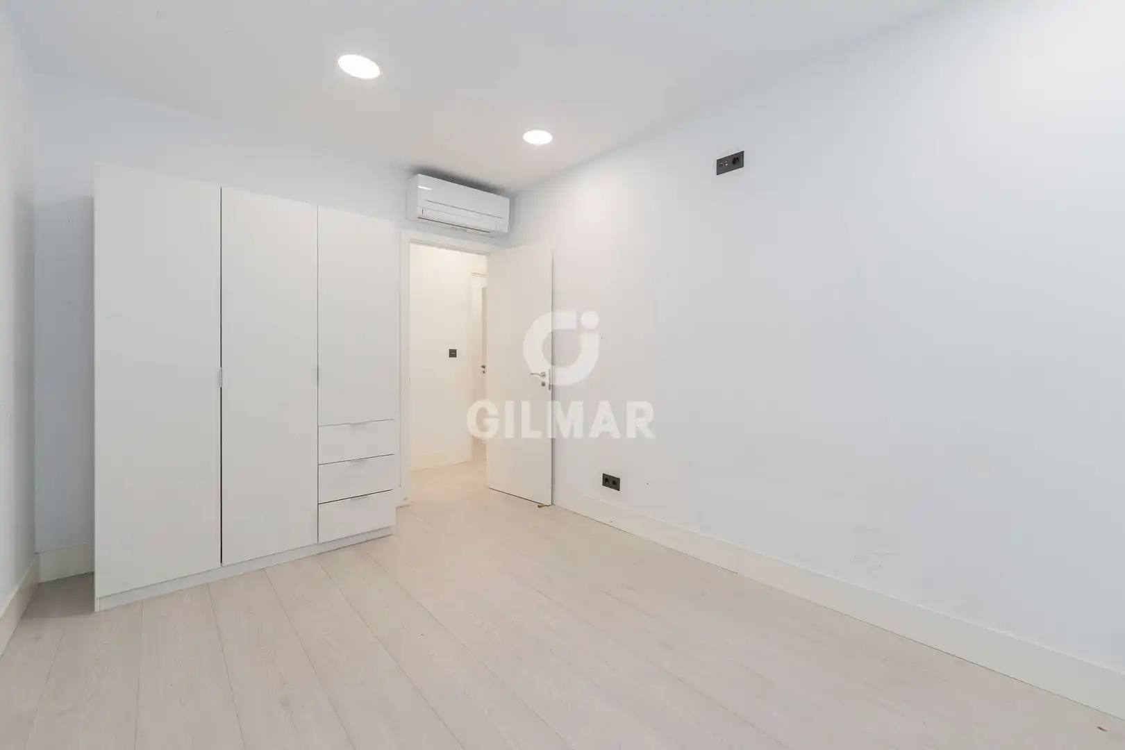 Bedroom of Flat for sale in Madrid  with Heating
