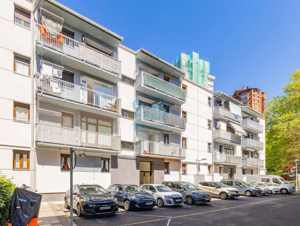Vista exterior de Piso en venta en Donostia - San Sebastián  con Calefacción y Balcón