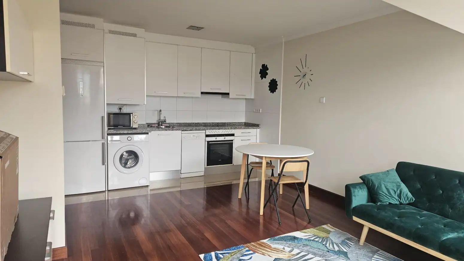 Cocina de Piso de alquiler en Gijón  con Calefacción, Parquet y Amueblado