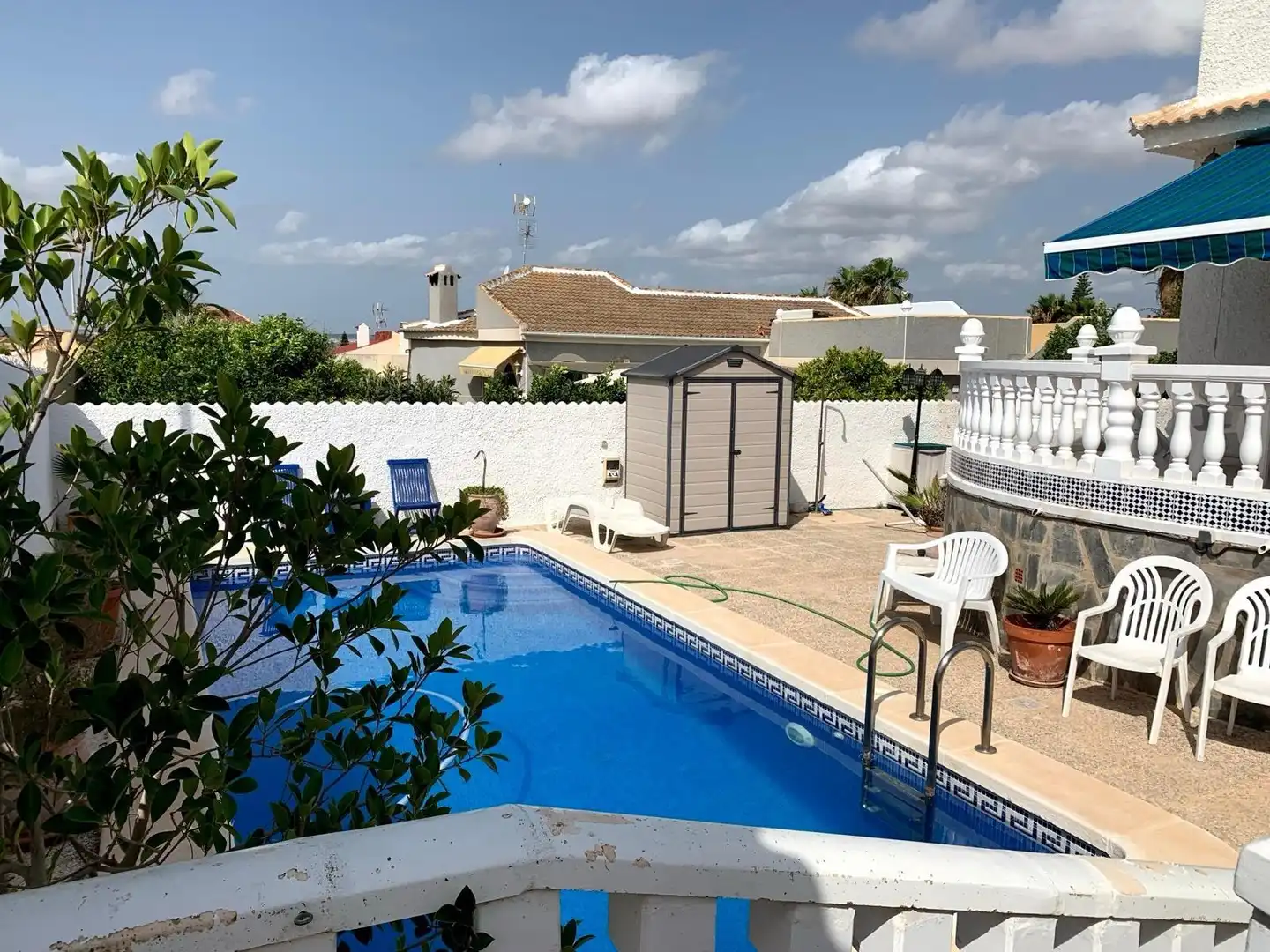 Piscina de Casa adosada en venda en Torrevieja amb Aire condicionat, Calefacció i Terrassa
