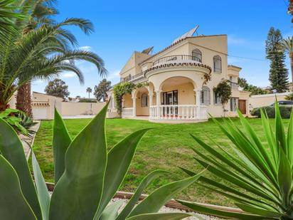 Exterior view of House or chalet for sale in Estepona  with Terrace and Swimming Pool