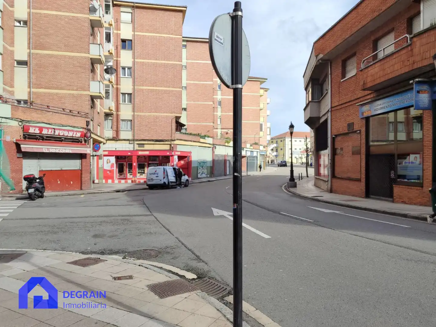 Außenansicht von Wohnung zum Verkauf in Oviedo  mit Heizung und Abstellraum