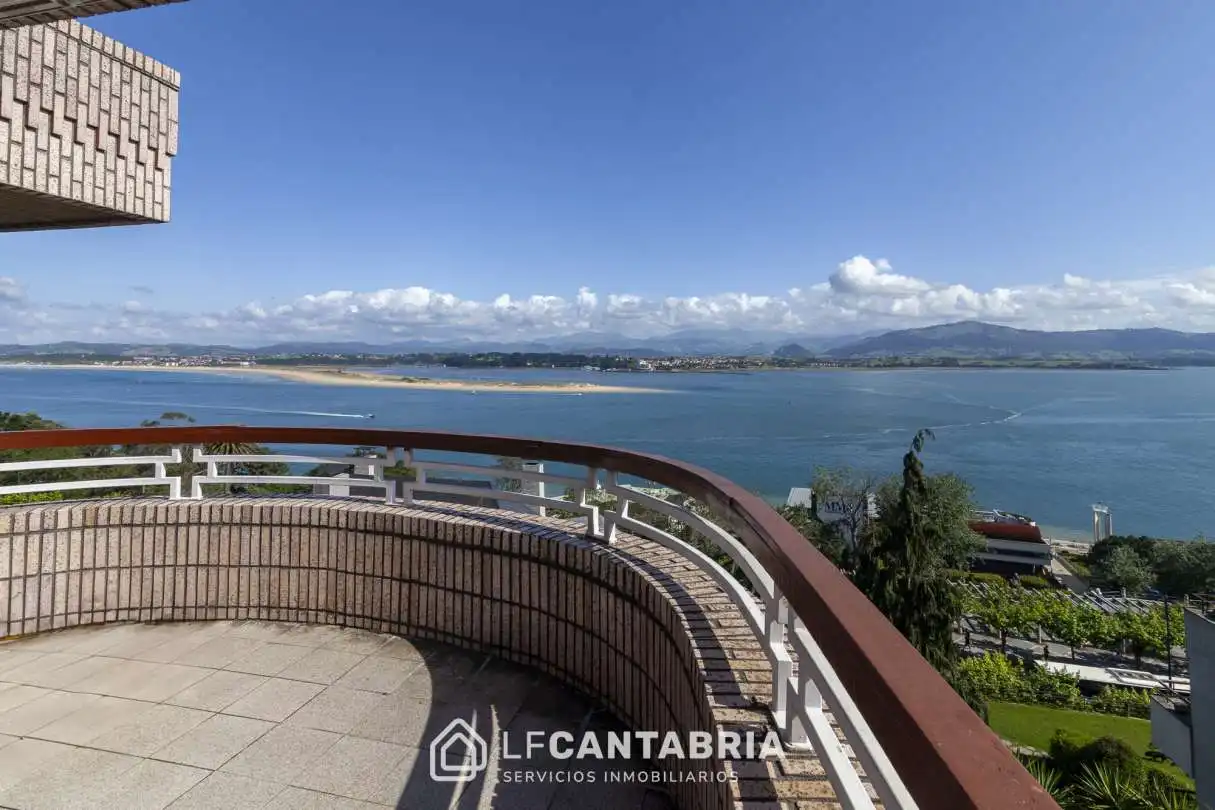 Vista exterior de Dúplex en venta en Santander con Calefacción y Terraza