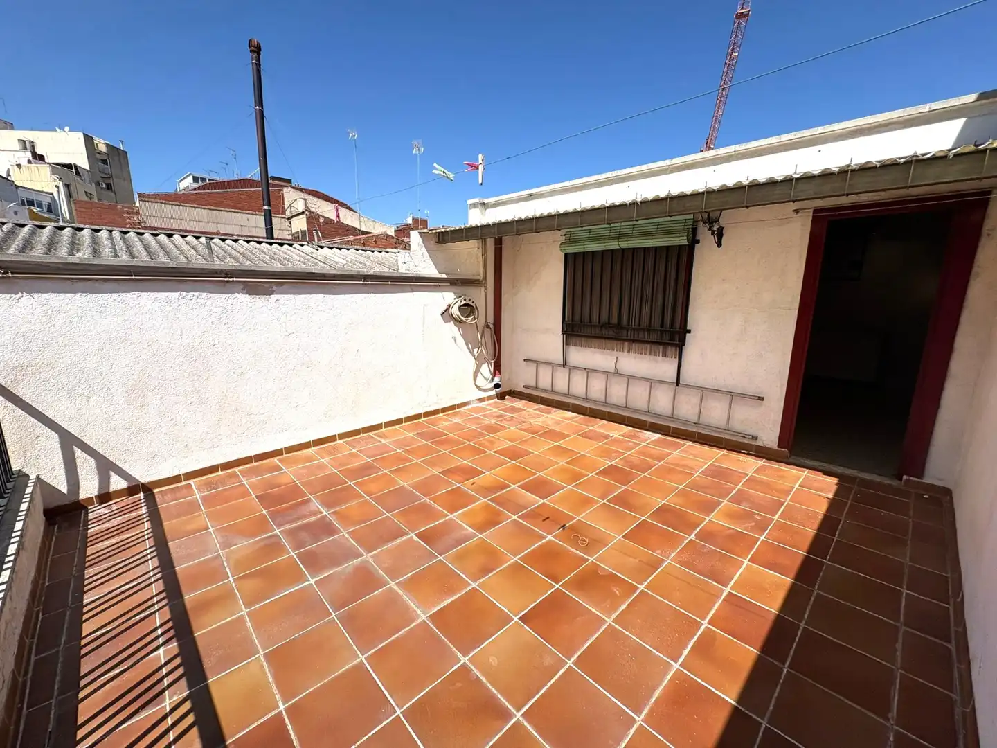 Terrasse von Einfamilien-Reihenhaus zum Verkauf in Terrassa mit Klimaanlage, Heizung und Terrasse
