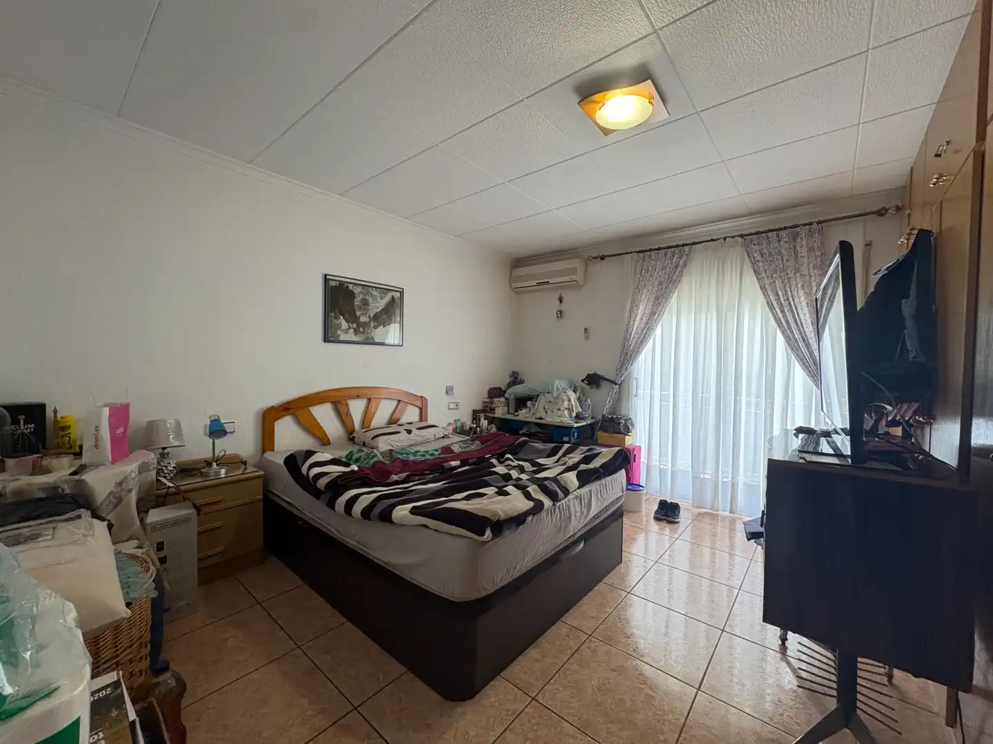 Schlafzimmer von Einfamilien-Reihenhaus zum Verkauf in Roses mit Klimaanlage, Heizung und Terrasse