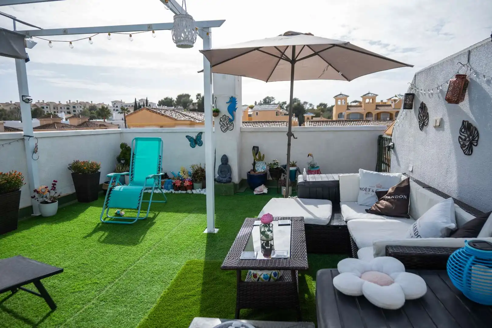 Terrasse von Einfamilien-Reihenhaus zum Verkauf in Orihuela mit Klimaanlage, Heizung und Terrasse