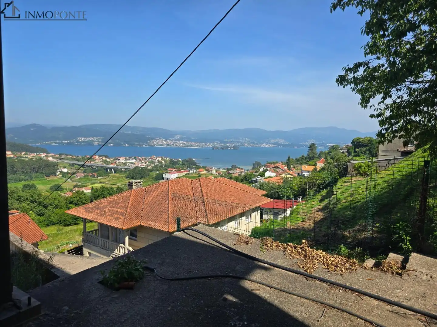 Vista exterior de Casa o xalet en venda en Vilaboa amb Jardí privat
