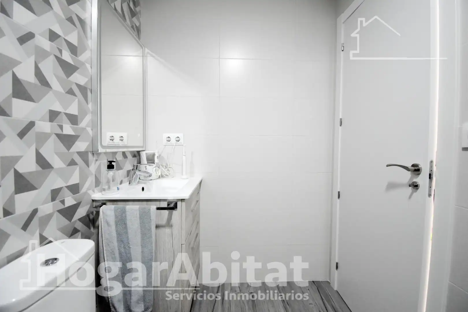 Baño de Piso en venta en Oliva con Aire acondicionado, Calefacción y Terraza