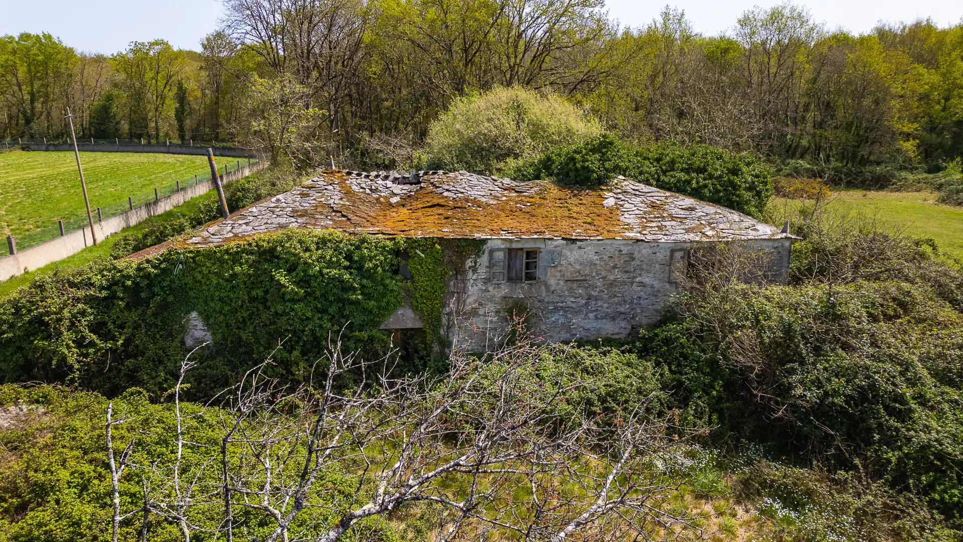 Casa rústica en venda a Outeiro de Rei