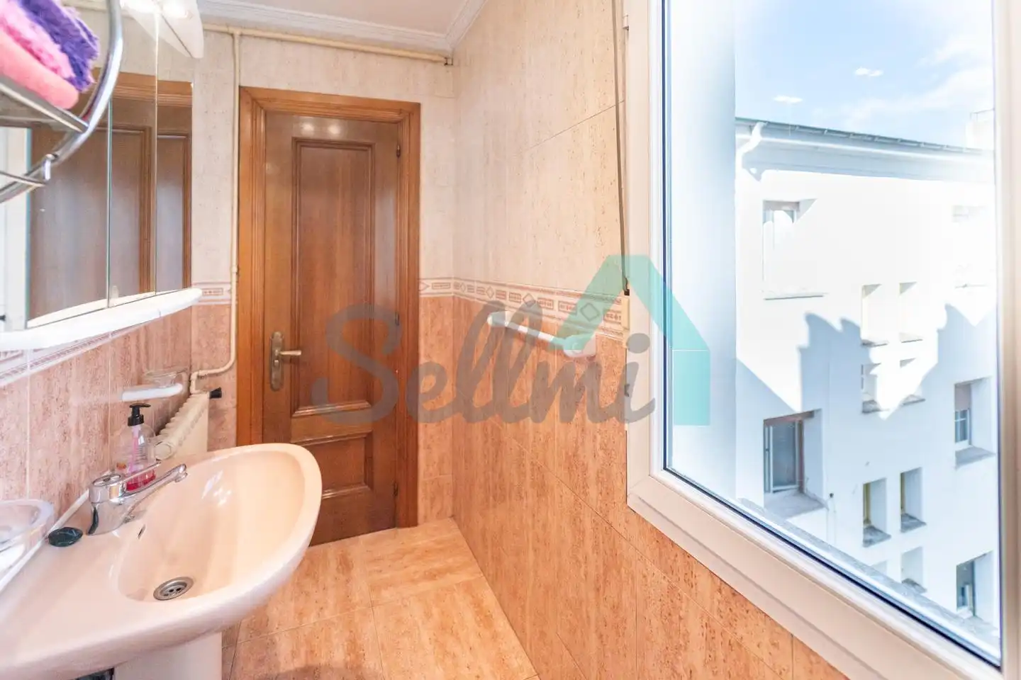 Badezimmer von Wohnung zum Verkauf in Oviedo  mit Heizung, Parkett und Terrasse