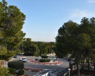 Vista exterior de Casa o xalet en venda en Chiva amb Aire condicionat, Calefacció i Jardí privat