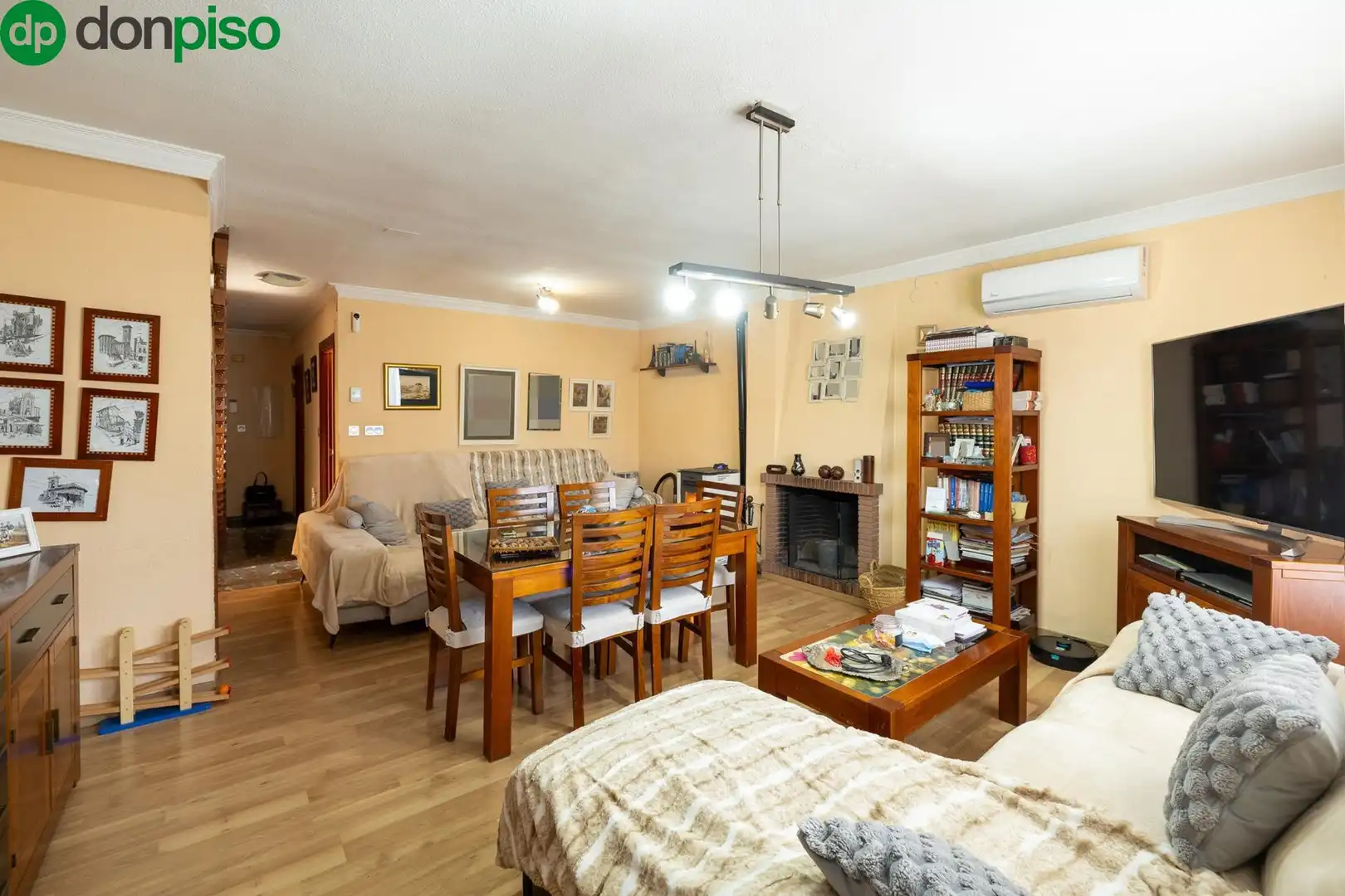Casa pareada con terraza en venta en Calle MIMBRES UR.MONTELUZ, imagen 5