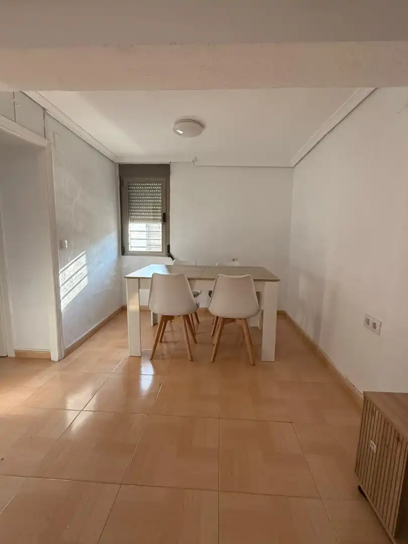 Piso de alquiler en Calle Loja, Sector Sur