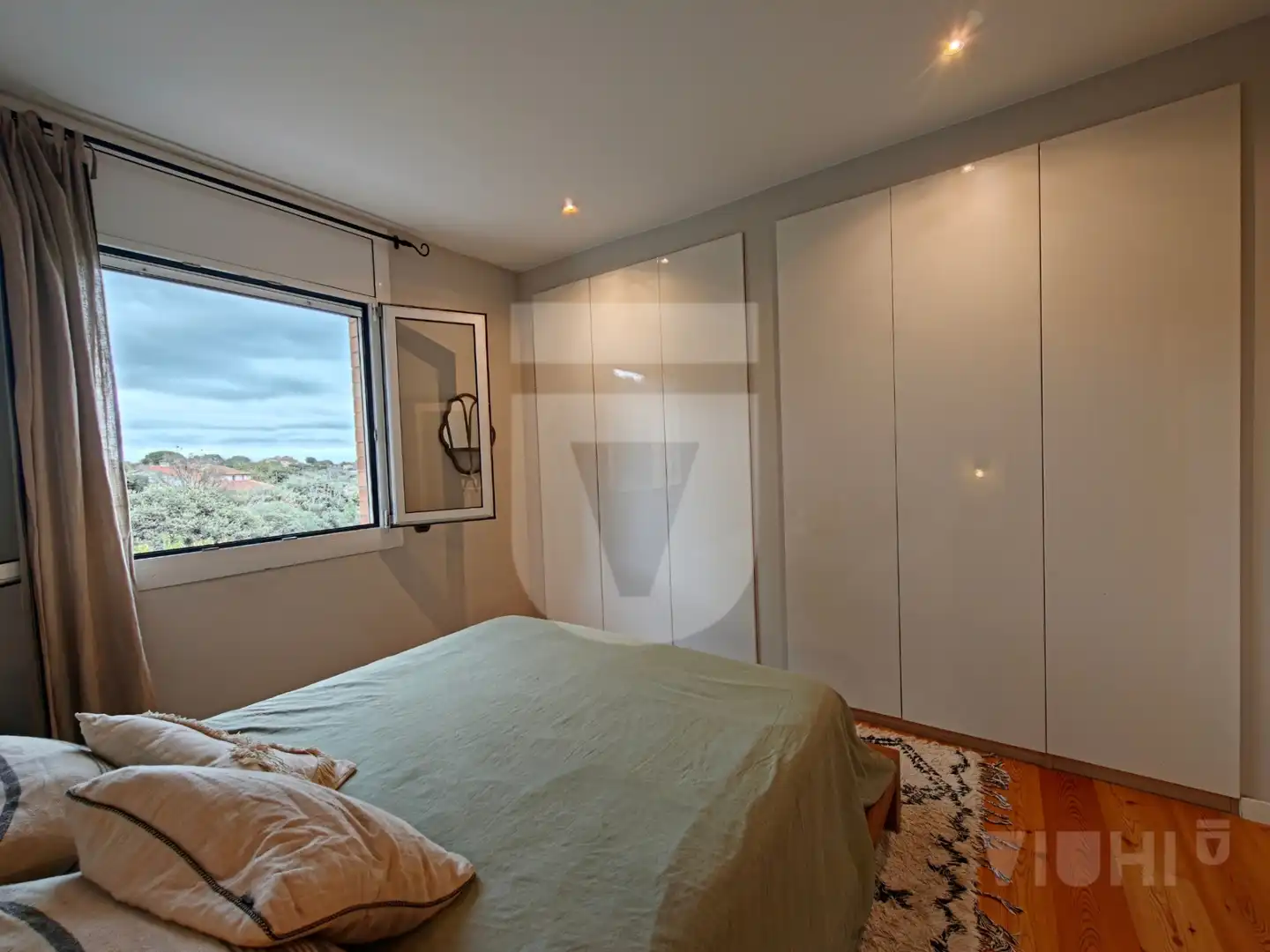 Habitación de Casa adosada en venta en Tiana con Aire acondicionado, Jardín privado y Parquet