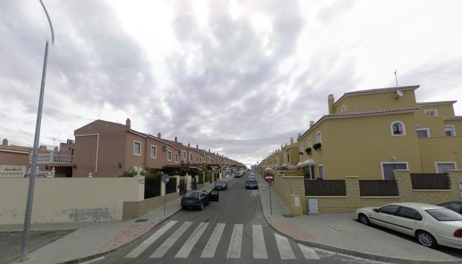 Foto 1 de Casa adosada en venta en Calle Neftali, Mairena del Alcor, Sevilla