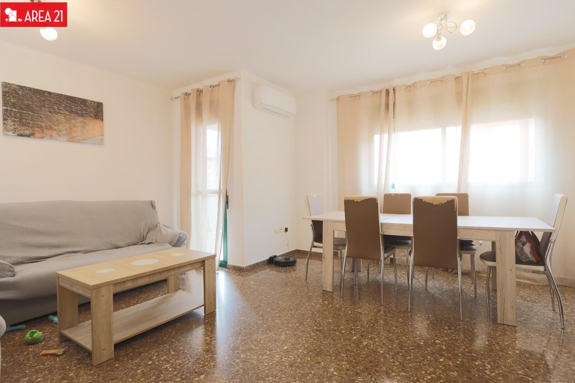 Sala d'estar de Pis en venda en Paterna amb Aire condicionat, Terrassa i Balcó