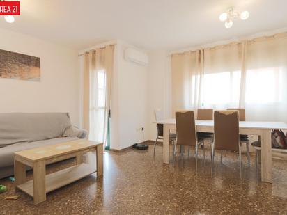 Sala d'estar de Pis en venda en Paterna amb Aire condicionat, Terrassa i Balcó