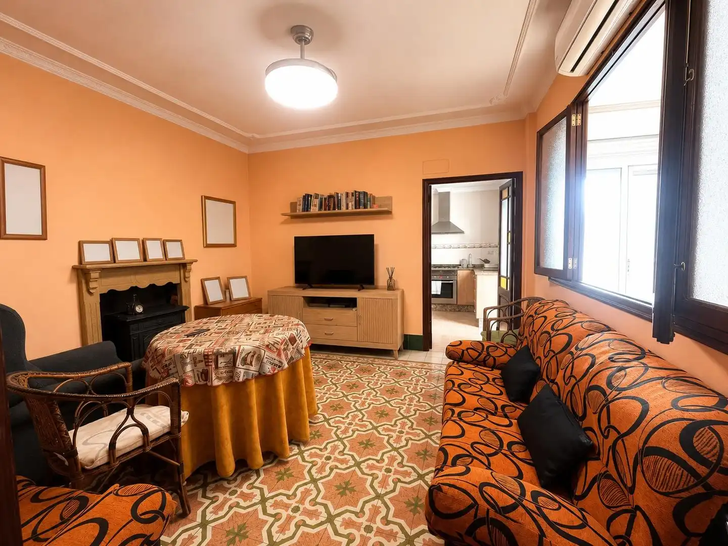 Sala d'estar de Casa o xalet en venda en Carcaixent amb Aire condicionat, Terrassa i Moblat