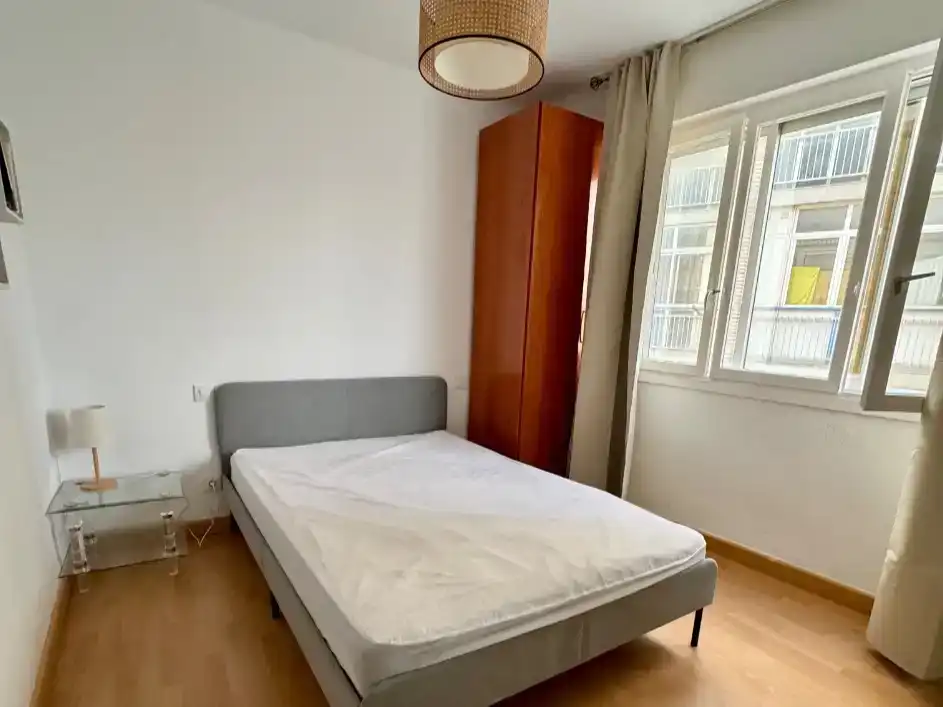 Bedroom of Flat for rent in Haro