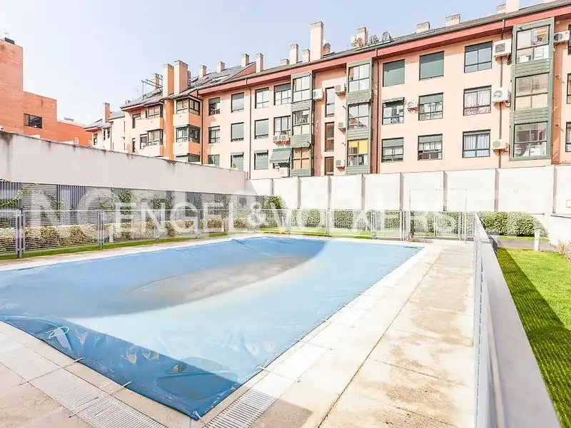 Piscina de Àtic de lloguer en Madrid amb Aire condicionat, Calefacció i Parquet