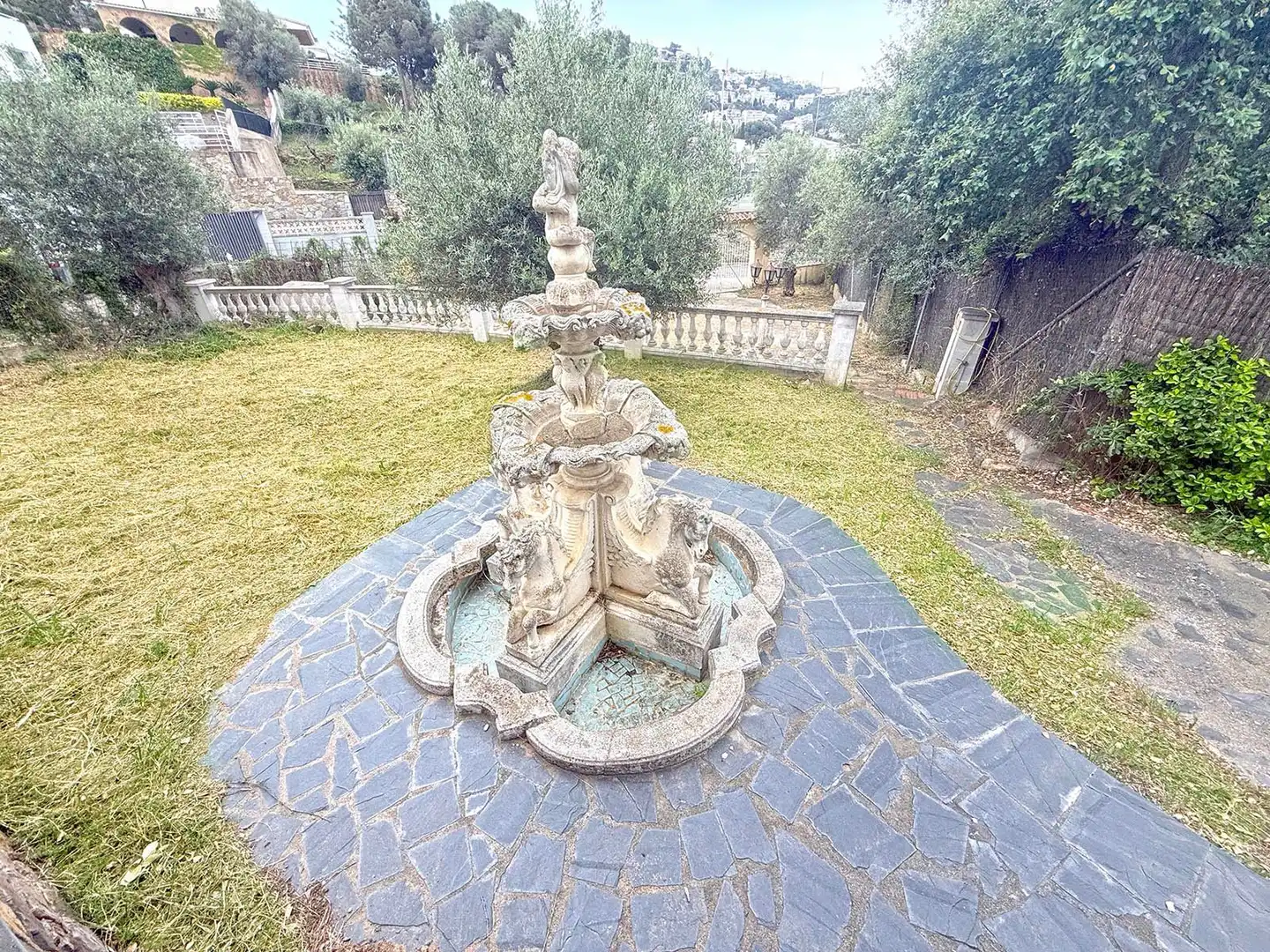 Jardí de Casa o xalet en venda en Roses amb Aire condicionat, Calefacció i Jardí privat