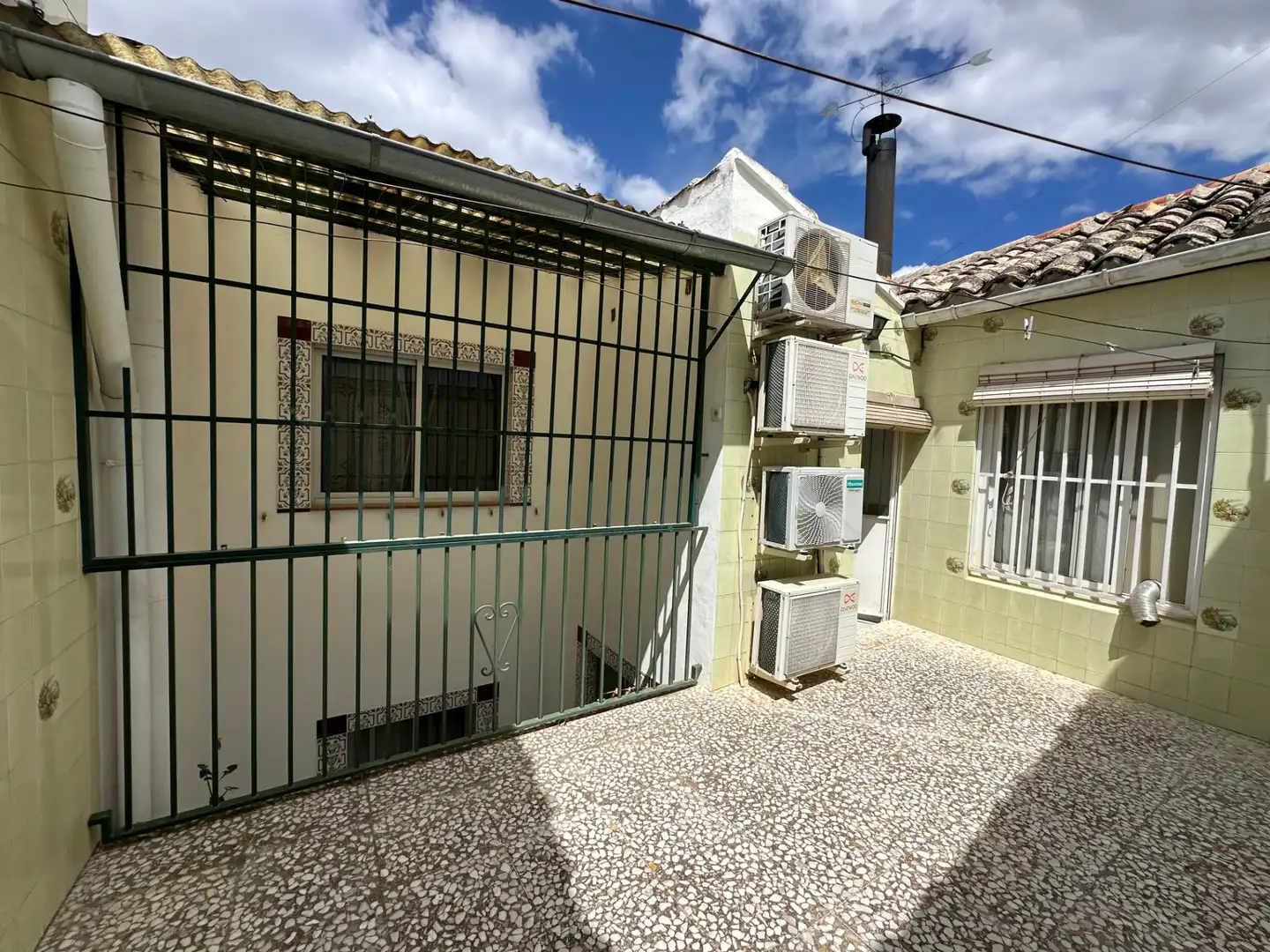 Vista exterior de Casa o xalet en venda en Úbeda amb Aire condicionat i Terrassa