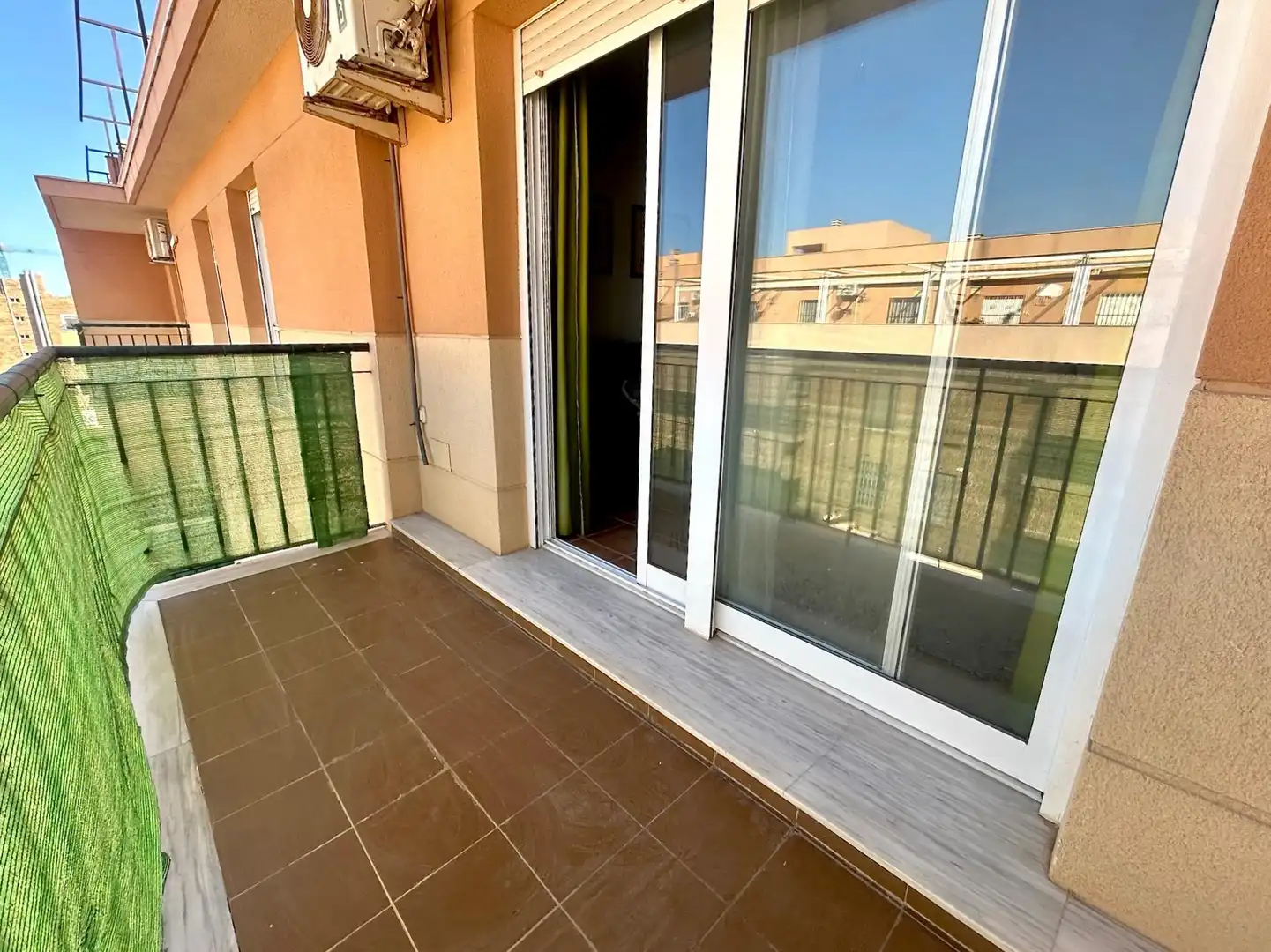 Terrassa de Pis en venda en Roquetas de Mar amb Terrassa, Moblat i Piscina comunitària