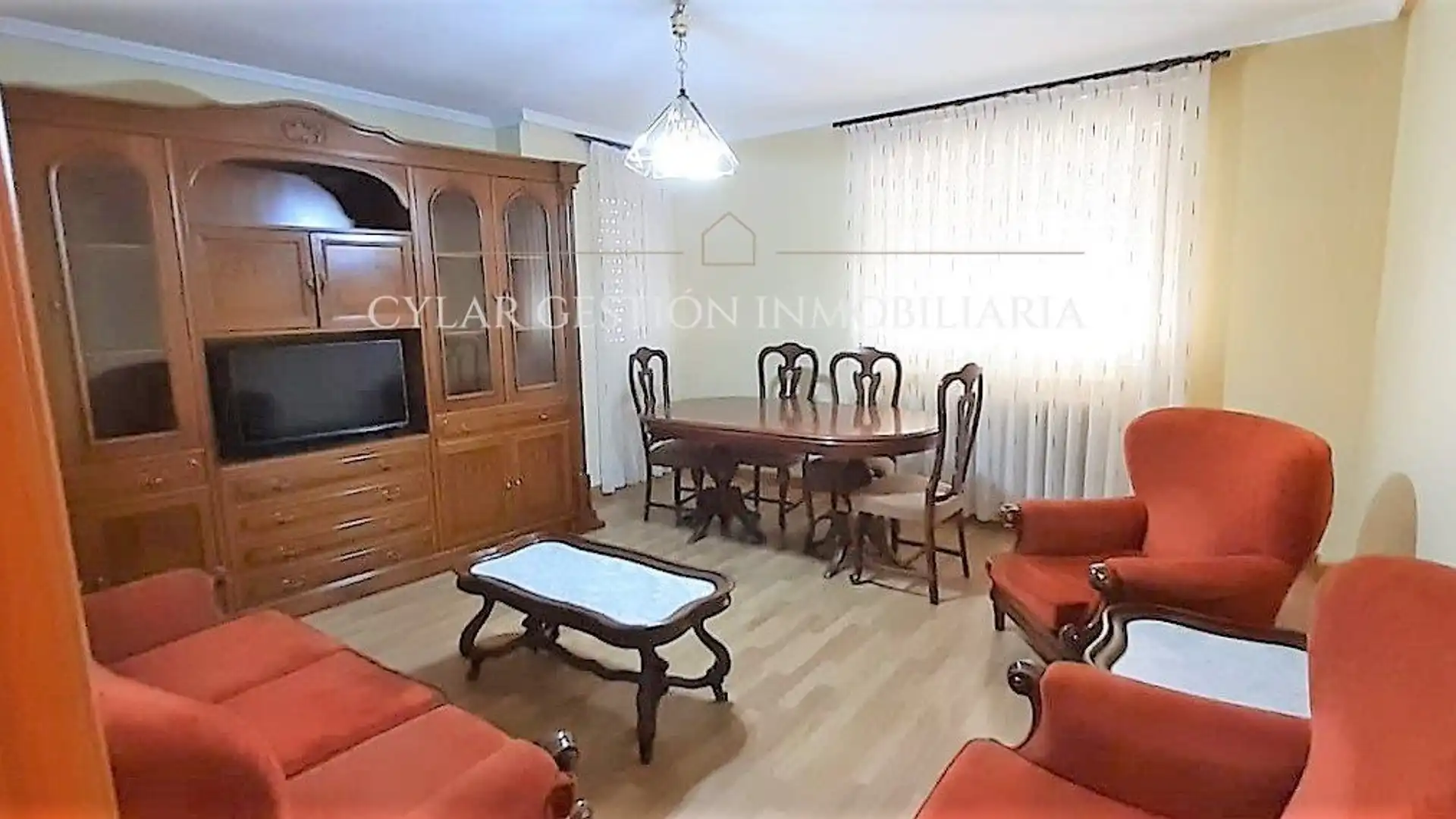 Flat for rent in Asturias, Carmelitas