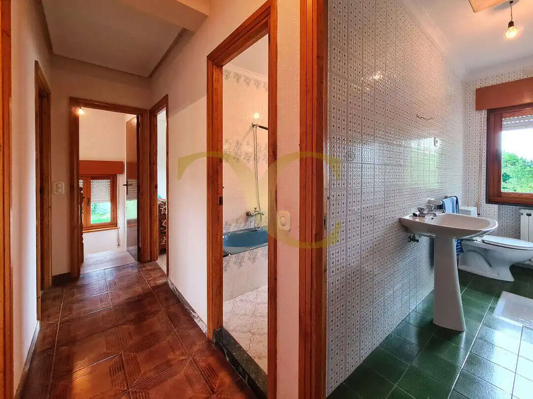 Bany de Casa o xalet en venda en Cudillero amb Calefacció, Jardí privat i Moblat