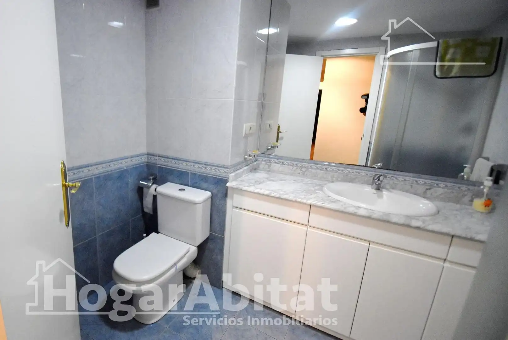 Baño de Piso en venta en Valencia con Aire acondicionado, Calefacción y Terraza