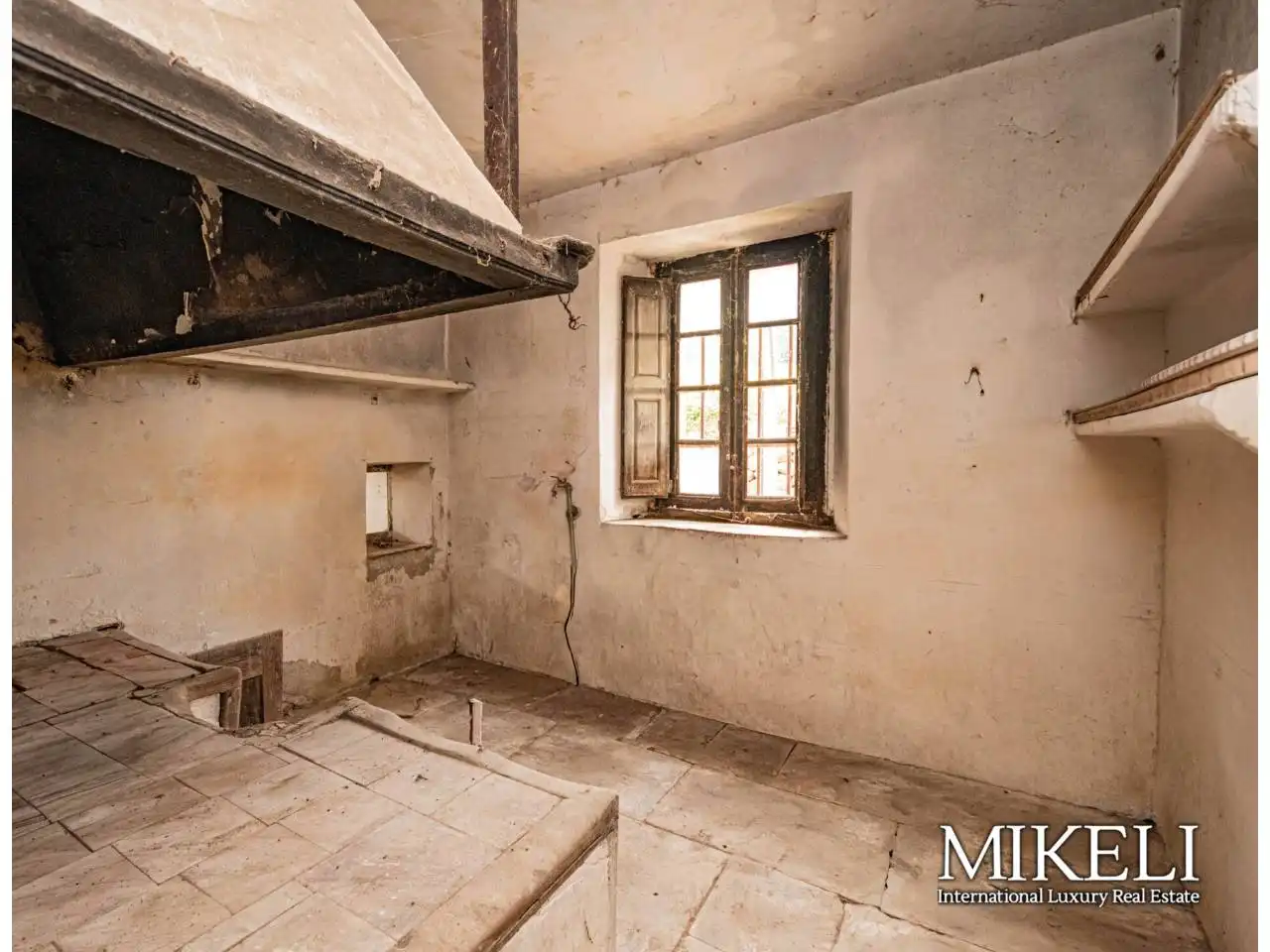 Cocina de Finca rústica en venta en Saro con Jardín privado y Parquet