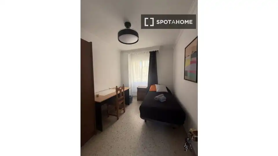 Habitación de Piso de alquiler en Málaga con Aire acondicionado, Calefacción y Amueblado