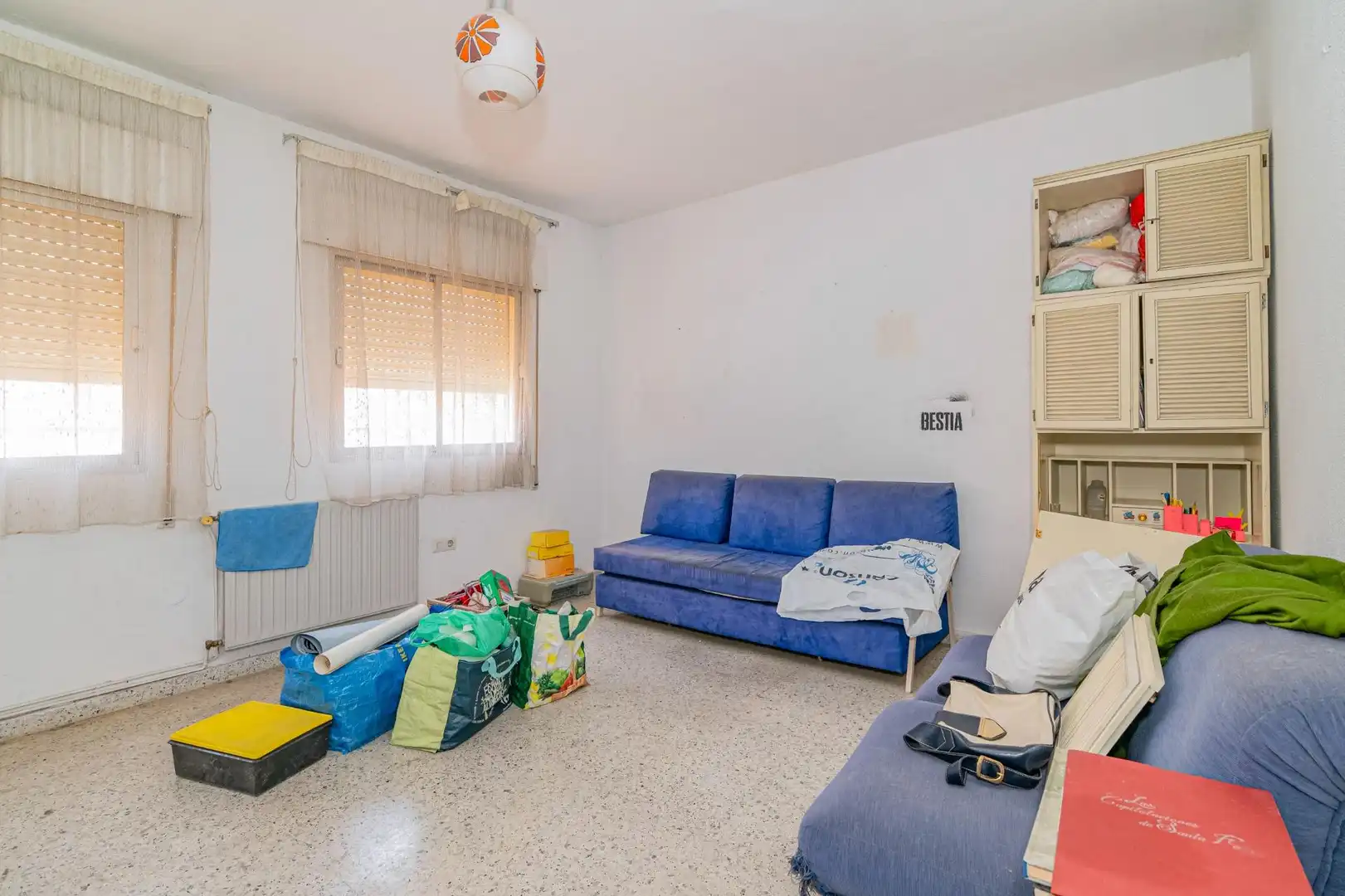 Sala de estar de Casa o chalet en venta en Granada con Aire acondicionado, Calefacción y Jardín privado