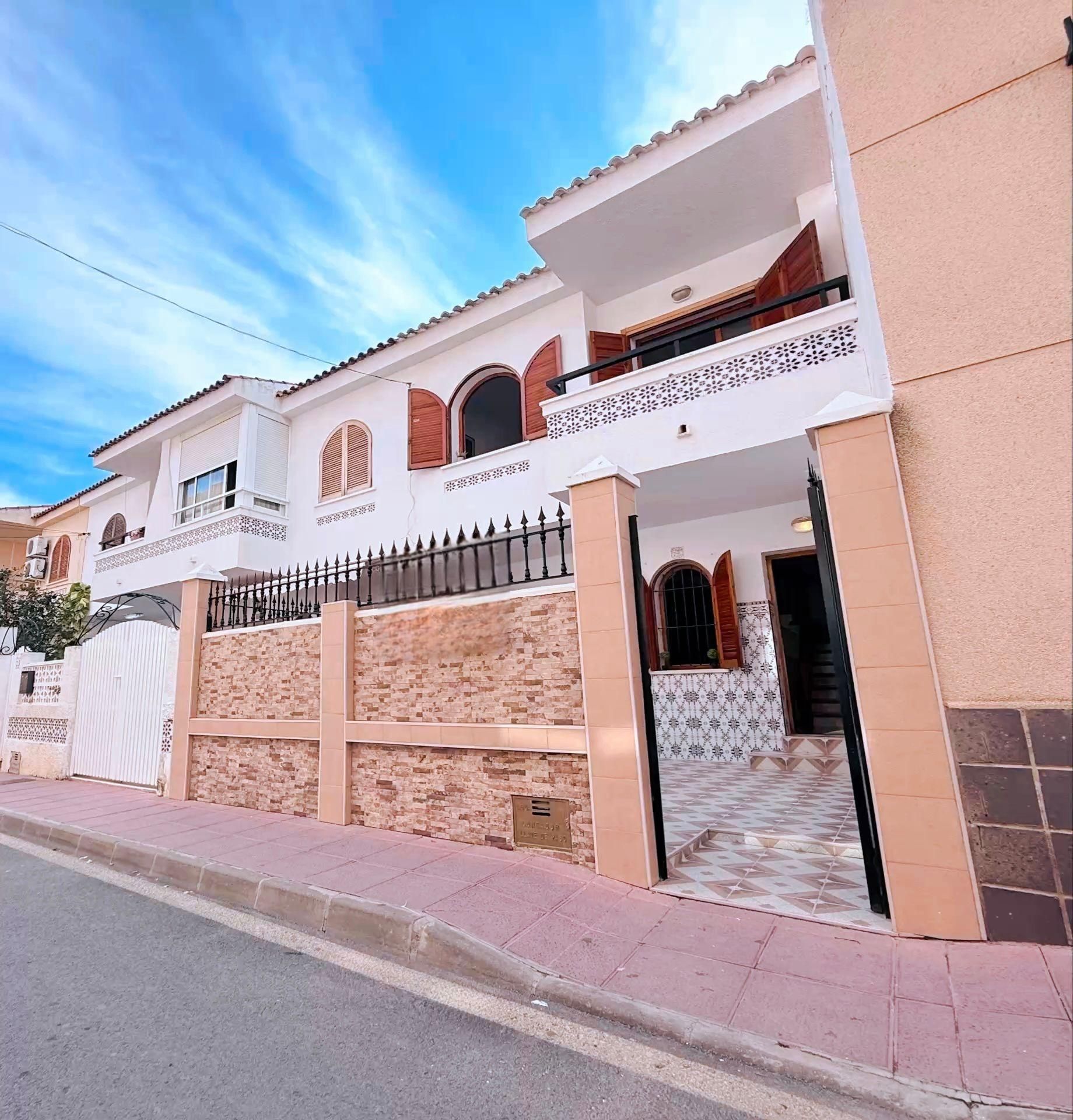 Exterior view of Houses for sale in Los Alcázares  with Private garden, Terrace and Storage room