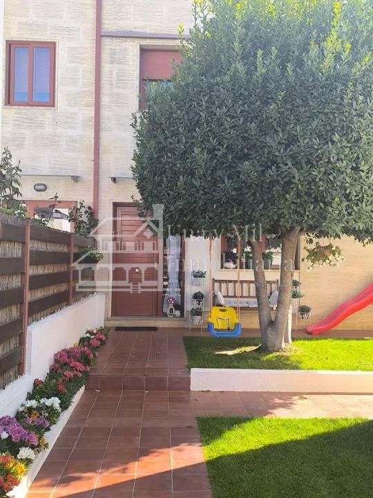 Jardí de Casa o xalet en venda en Doñinos de Salamanca amb Aire condicionat, Calefacció i Terrassa