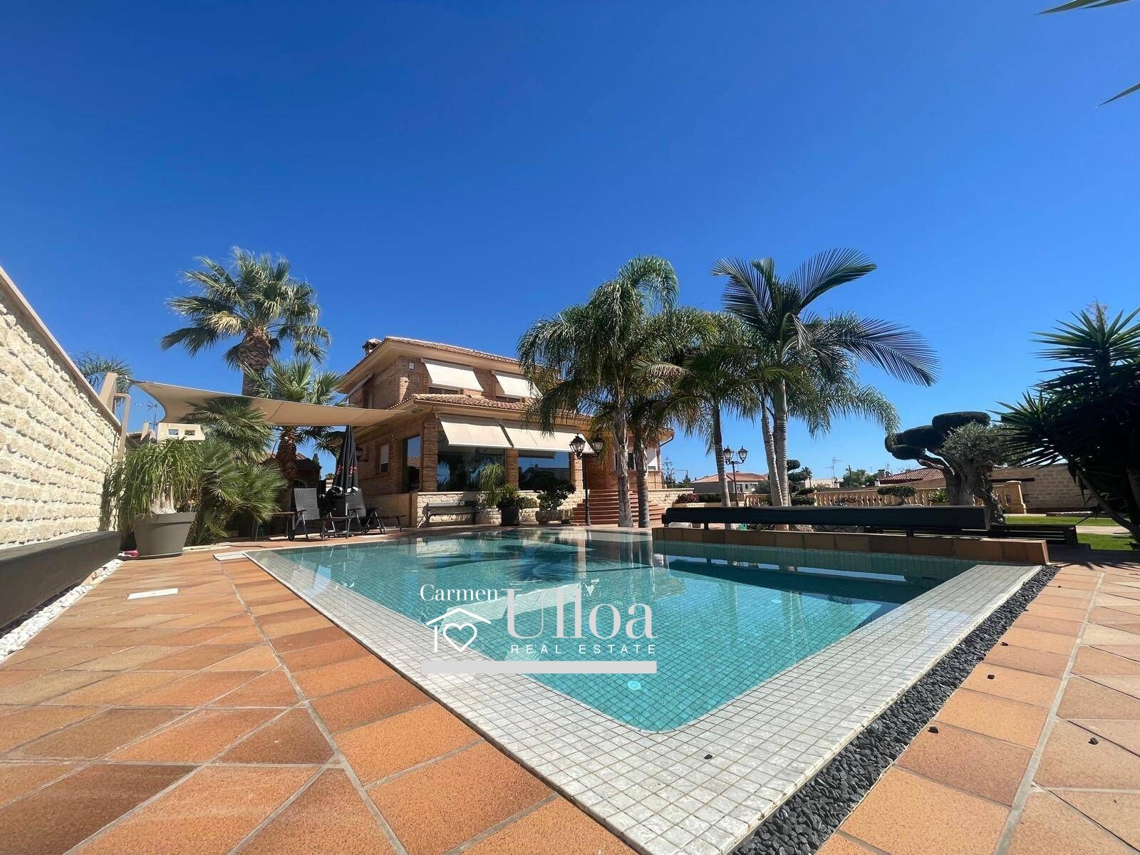 Vista exterior de Casa o chalet en venta en San Vicente del Raspeig / Sant Vicent del Raspeig con Aire acondicionado, Jardín privado y Terraza