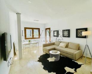 Sala d'estar de Casa o xalet en venda en Benahavís amb Terrassa