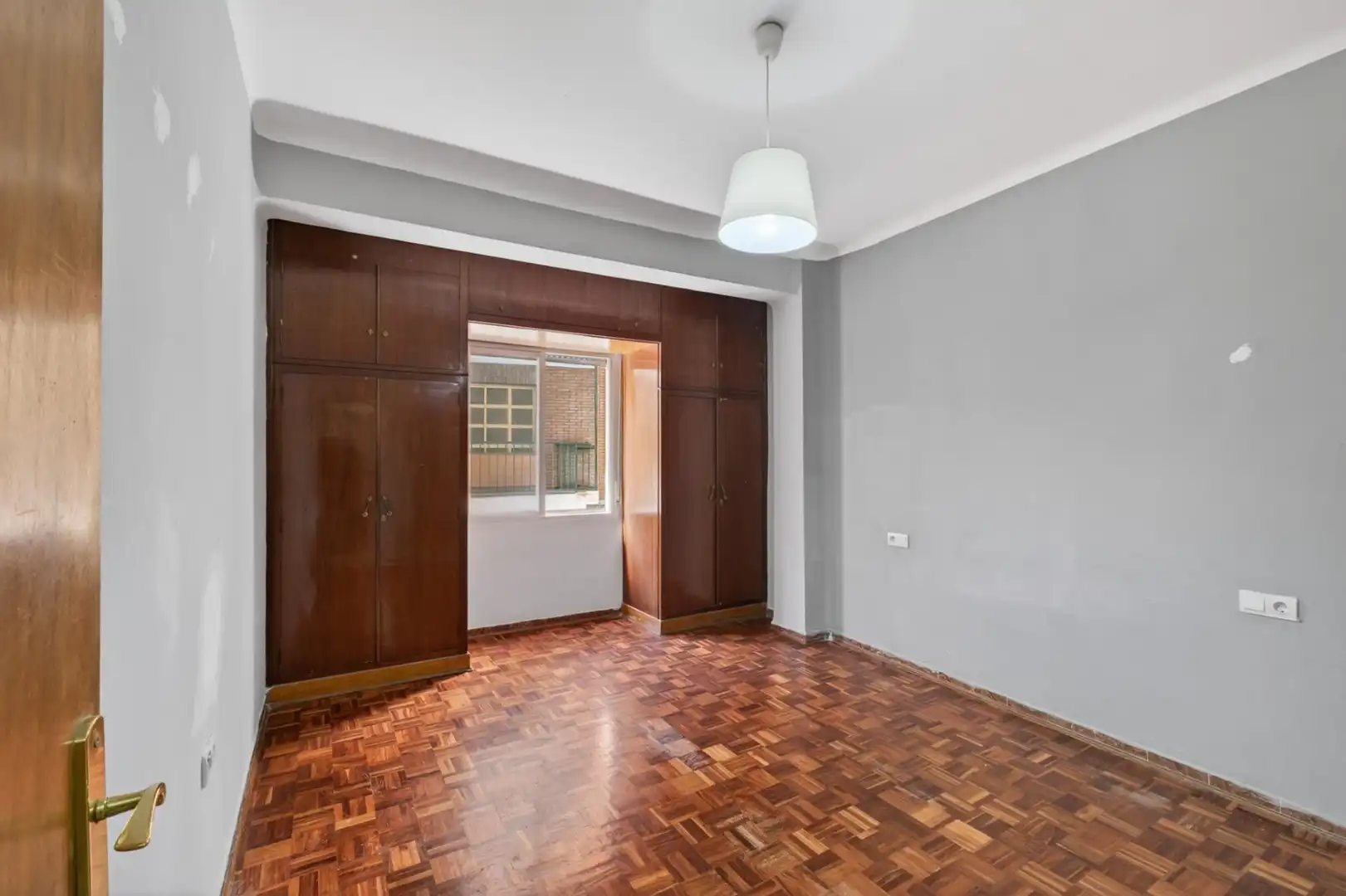 Habitación de Piso en venta en Málaga con Balcón y Alarma