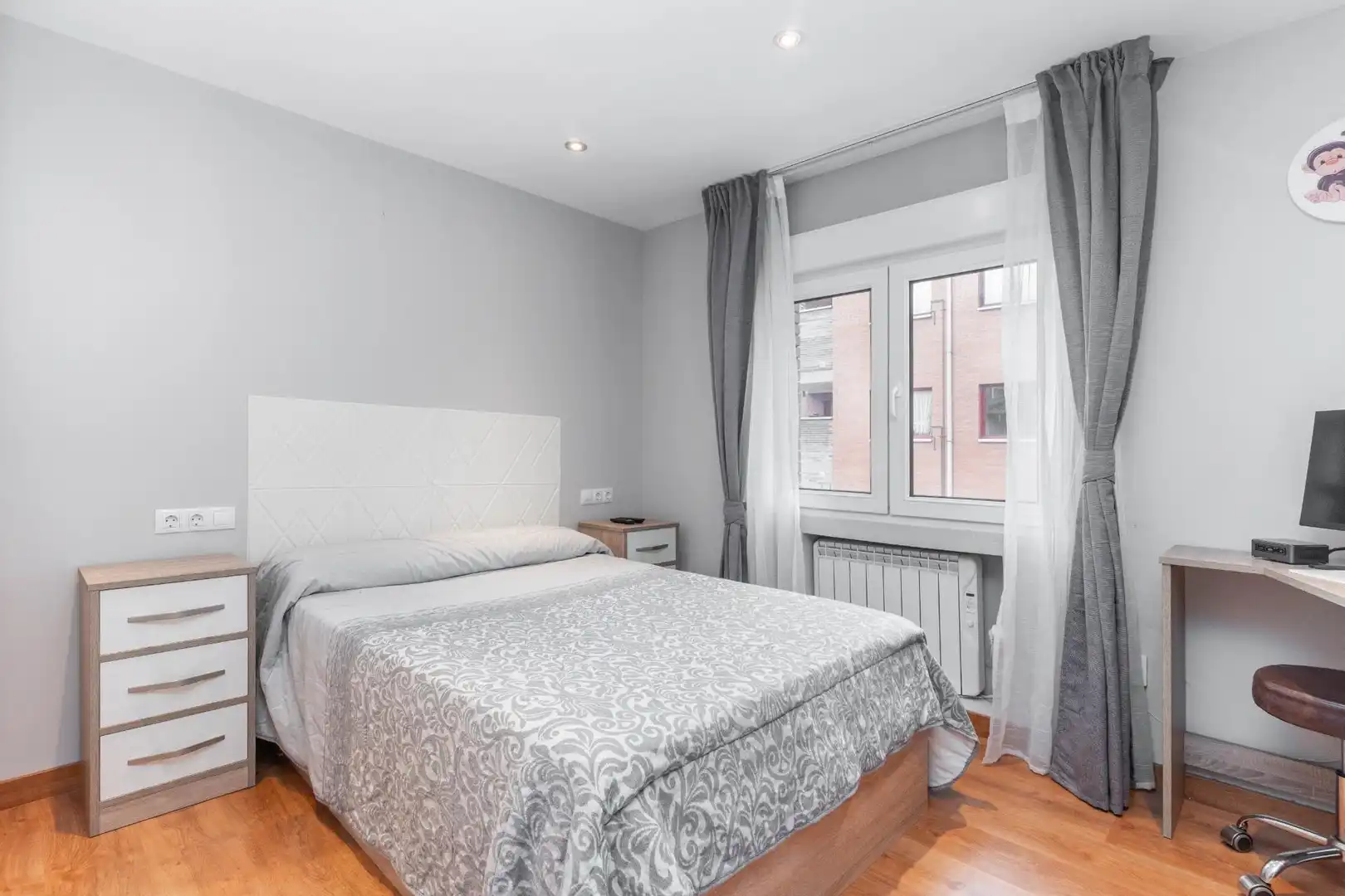 Bedroom of Apartments for sale in San Martín del Rey Aurelio  with Heating, Parquet flooring and Storage room