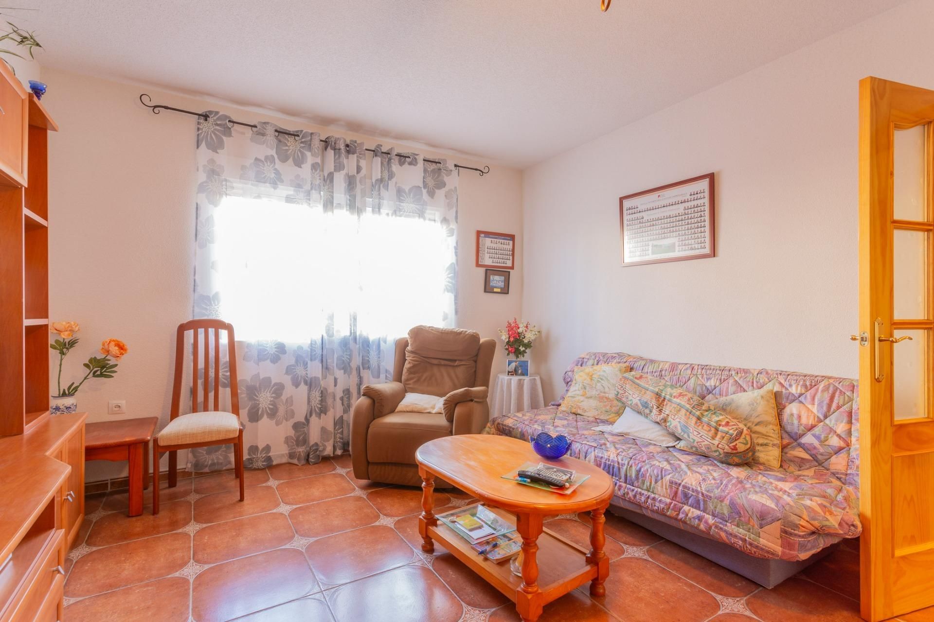 Sala d'estar de Casa adosada en venda en Vegas del Genil amb Terrassa