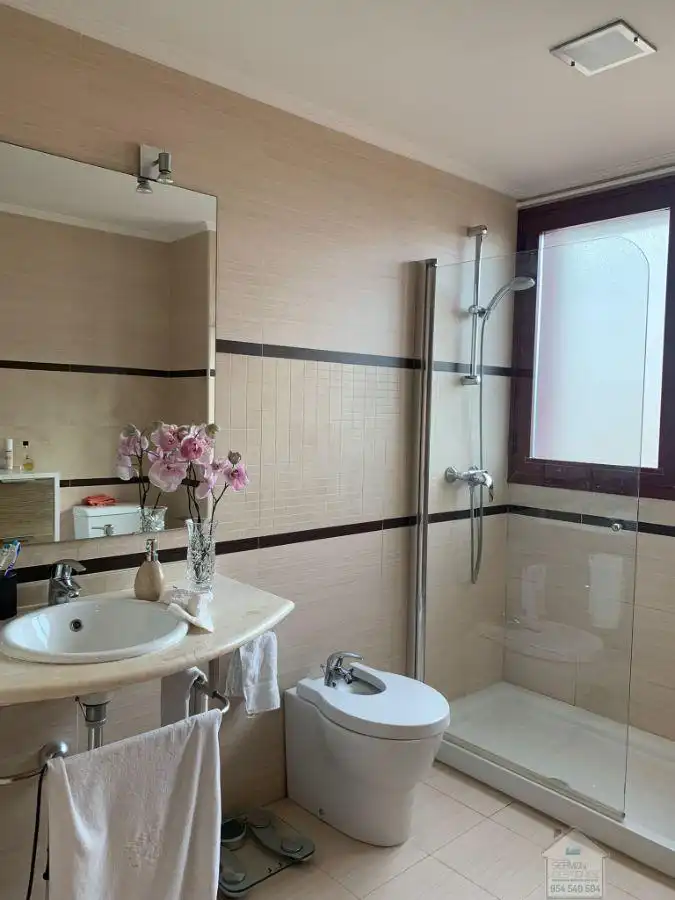 Flat for sale in El Cano - Los Bermejales