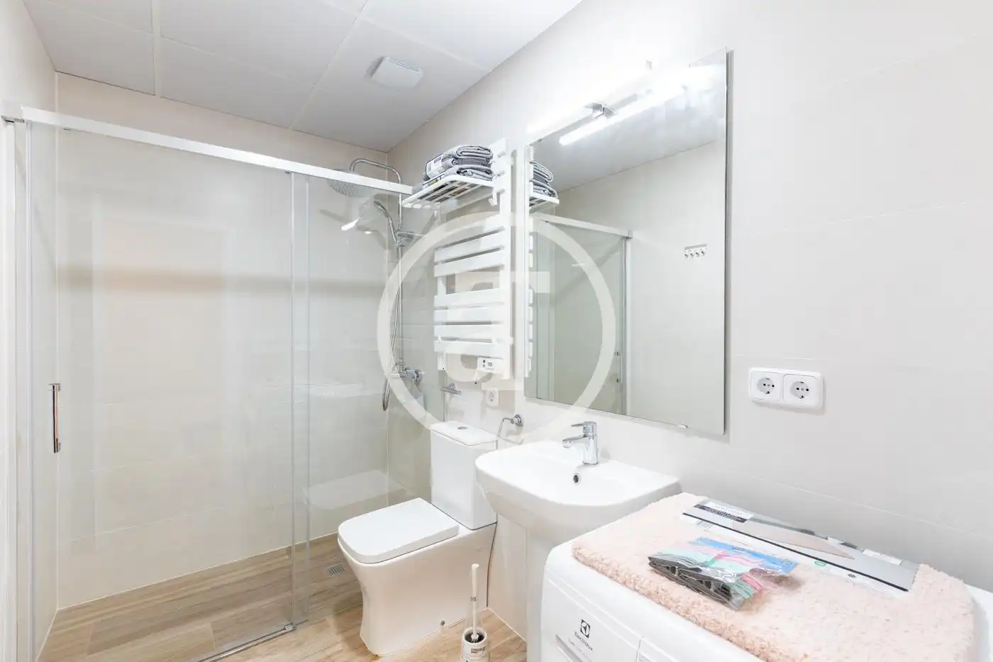 Bathroom of Flat for rent in Madrid  with Heating, Furnished and Oven