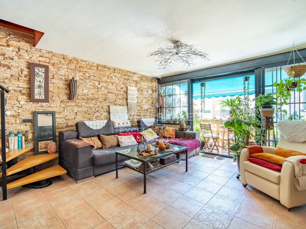 Living room of Duplex for sale in  Valencia Capital  with Air Conditioner, Heating and Balcony
