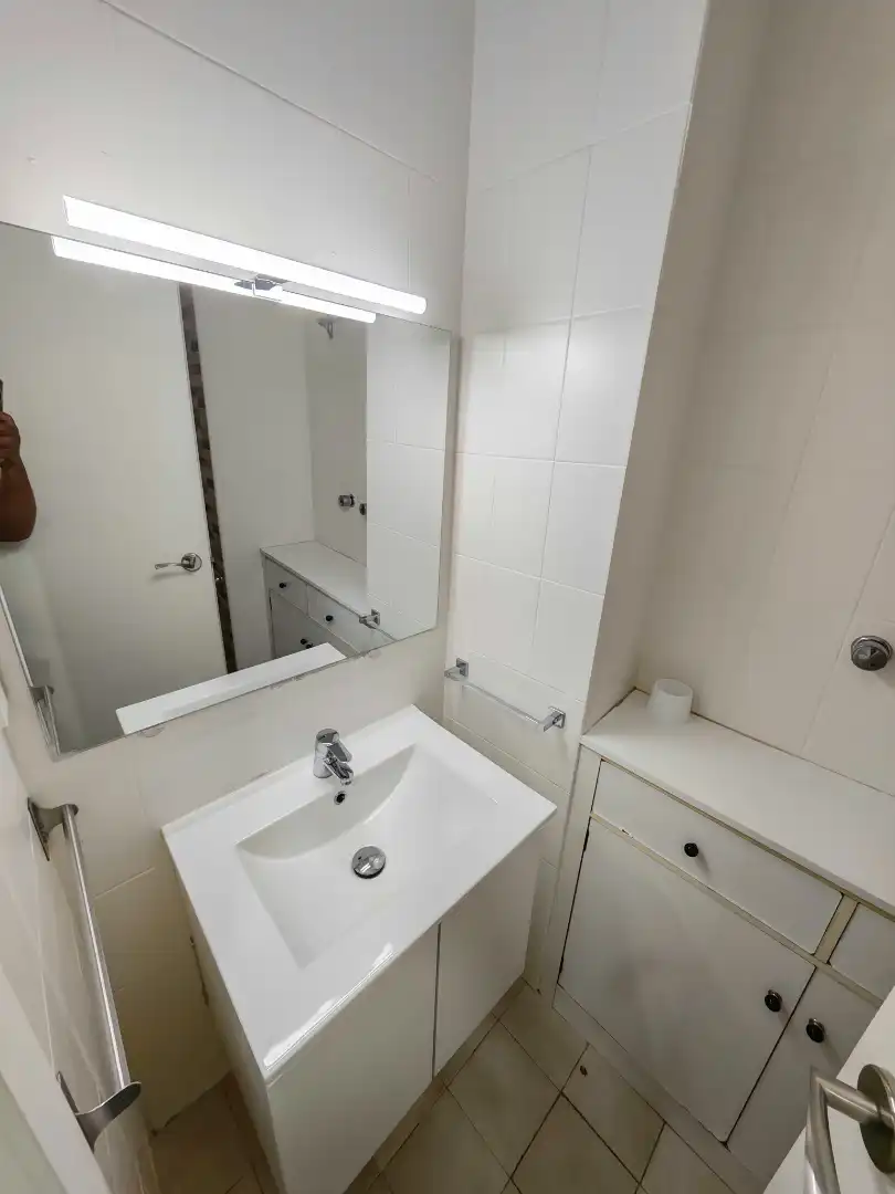 Badezimmer von Wohnung zur Miete in Sur
