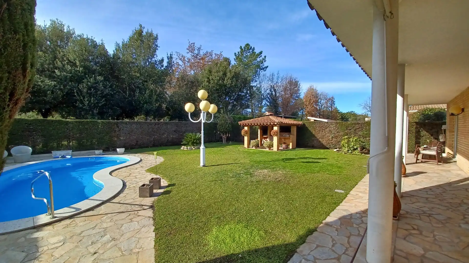 Garden of Houses for sale in Quart  with Air Conditioner, Heating and Storage room