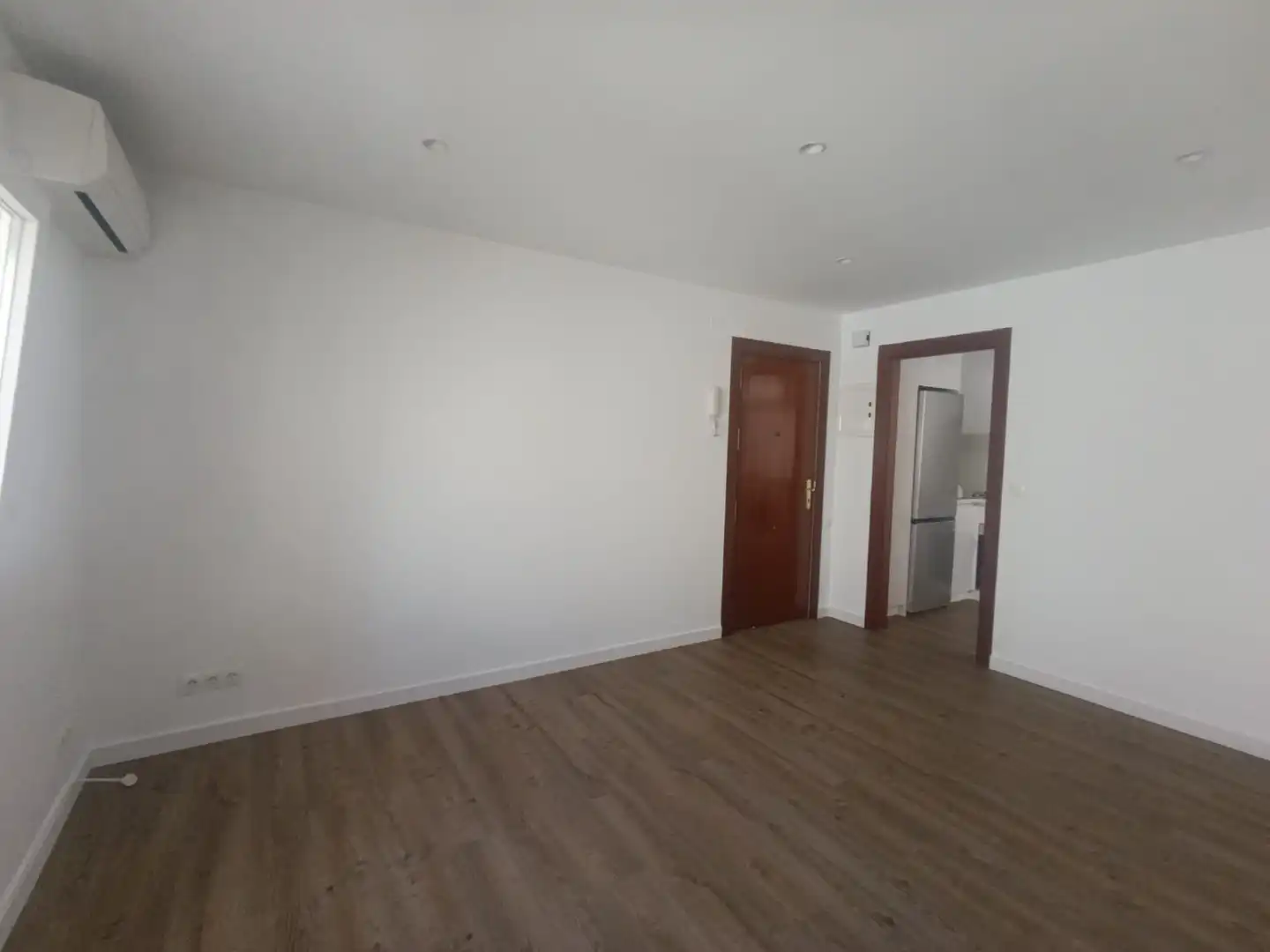 Piso con ascensor en alquiler en Alameda de Colón, imagen 4