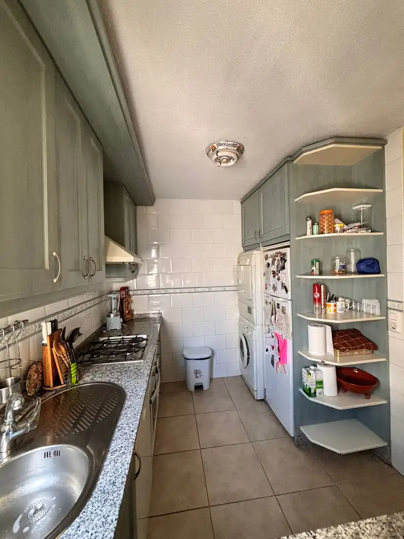 Kitchen of Flat for sale in Sevilla  with Air Conditioner and Community pool