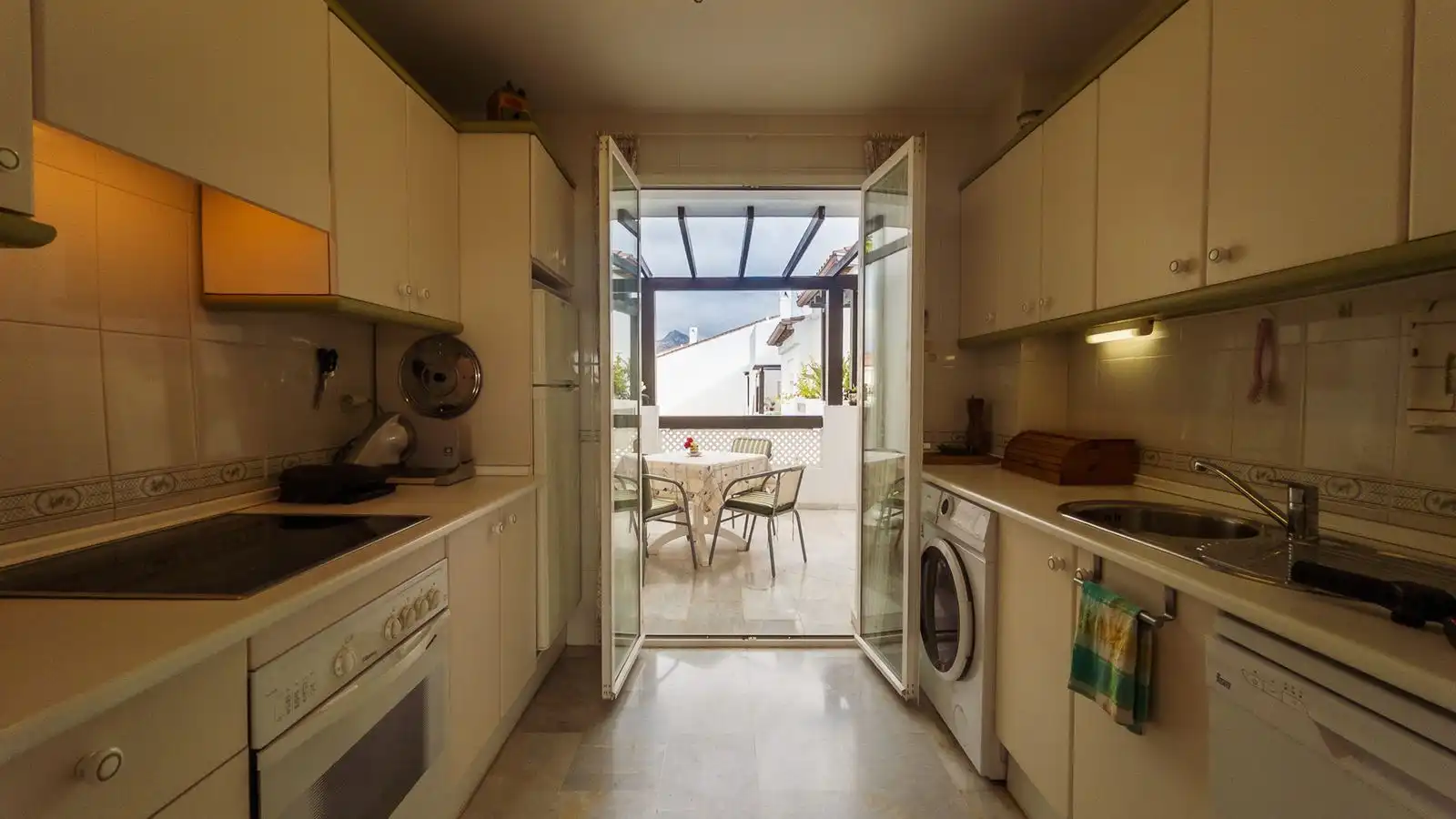 Cocina de Ático en venta en Estepona con Aire acondicionado, Terraza y Amueblado