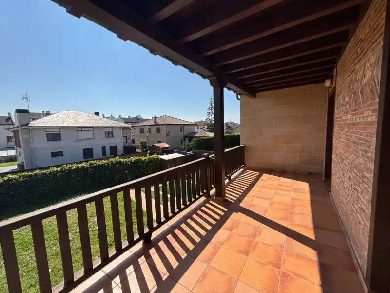 Terraza de Casa o chalet en venta en Santander con Calefacción, Trastero y Piscina